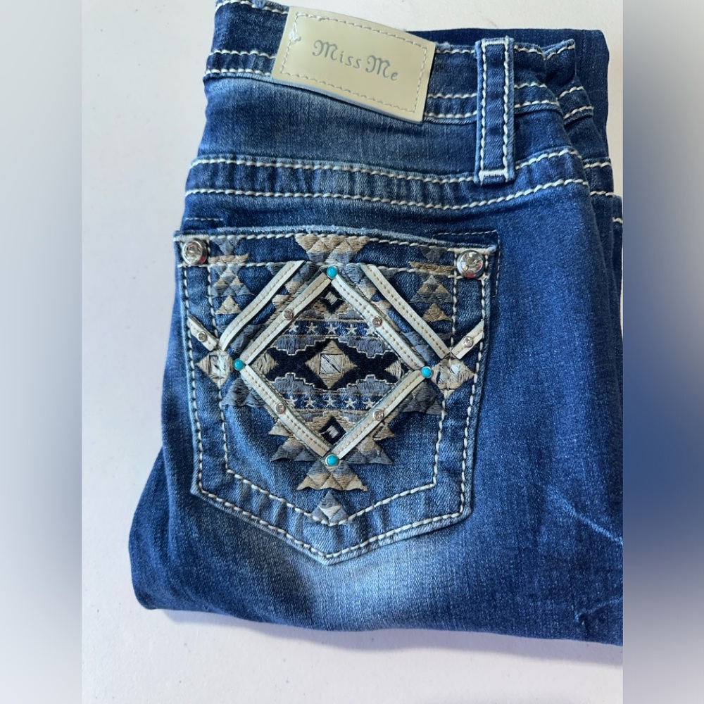 Miss Me Jeans Sz 26 Mid-Rise bootcut